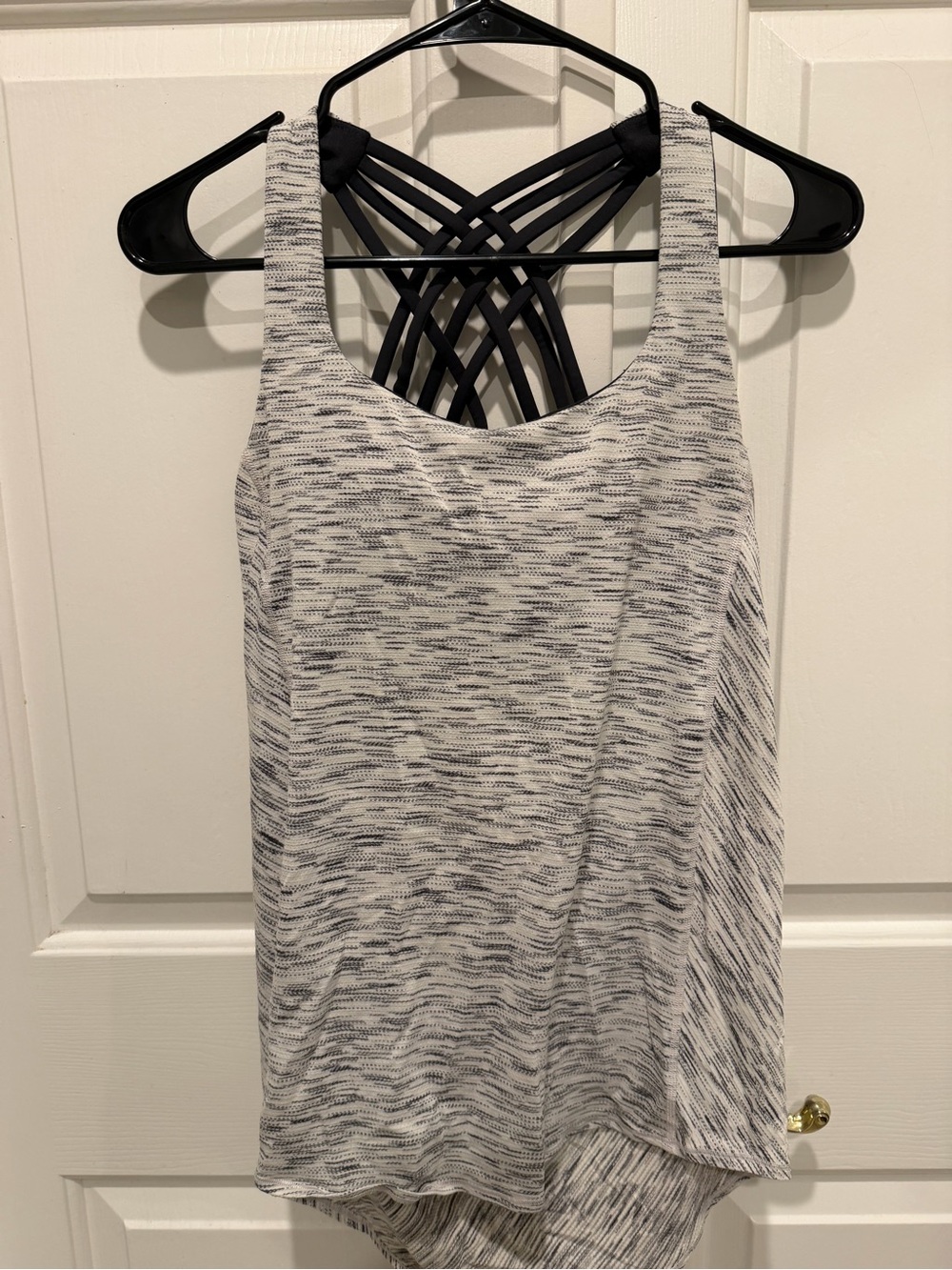 Lululemon built in bra tank size 6 built in bra is dark grey